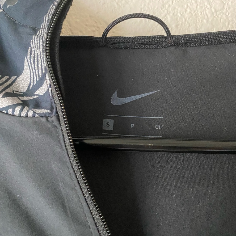 Nike Jacket - Picture 3 of 5